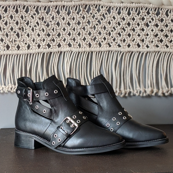 Truffle Collection Ankle Boots - Picture 6 of 6